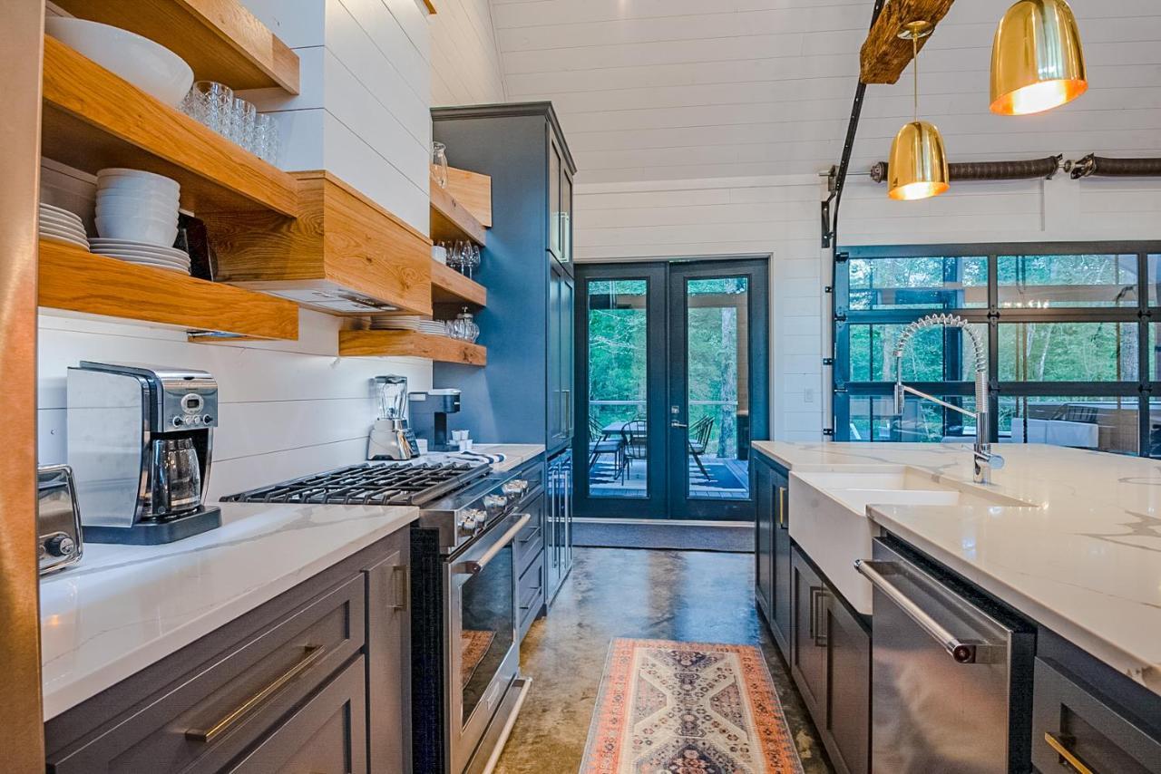 "The Barndo" 4Br Luxury Cabin, Hot Tub, Fire Pit, Bunks, Arcades, Playhouse! Broken Bow Exterior photo